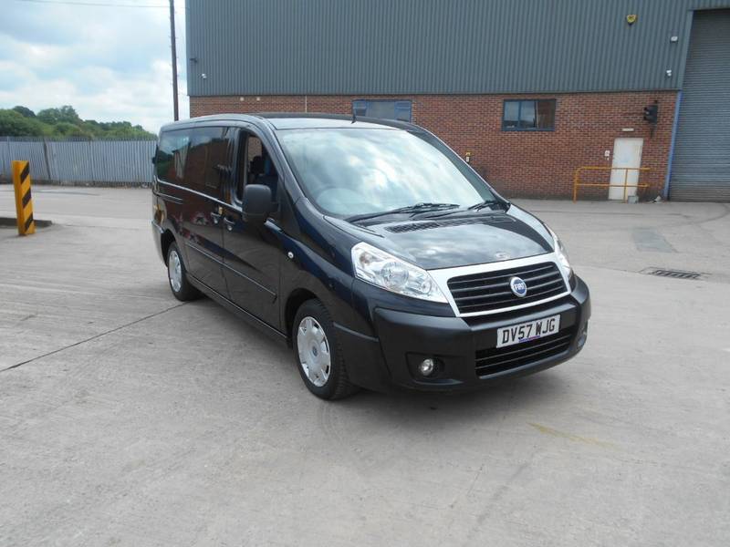 Фото автомобиля FIAT Scudo комби