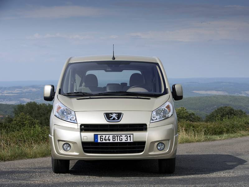 Фото автомобиля Peugeot Expert микроавтобус
